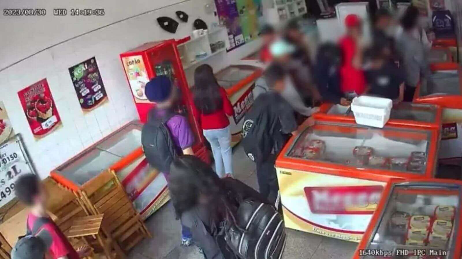 Grupo de adolescentes faz 'arrastão' em sorveteria de Campo Limpo Paulista