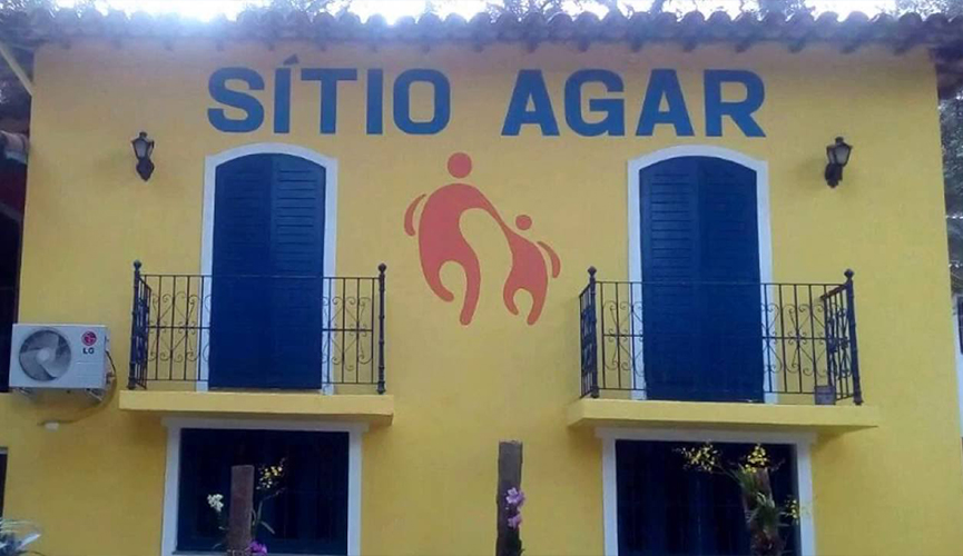 Grupo está arrecadando itens para festa de aniversário de criança em orfanato Grupo está arrecadando itens para festa de aniversário de criança em orfanato