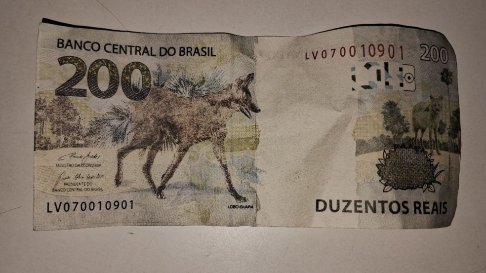 Guarda Municipal de Jundiaí prende casal suspeito de usar notas falsas Guarda Municipal de Jundiaí prende casal suspeito de usar notas falsas