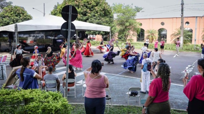 Apresentação da melhor idade.