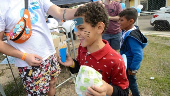Garotada se divertiu e aproveitou o dia pra lá de especial feito pelos voluntários da Hamburgada do Bem (Foto: Prefeitura de Jundiaí)