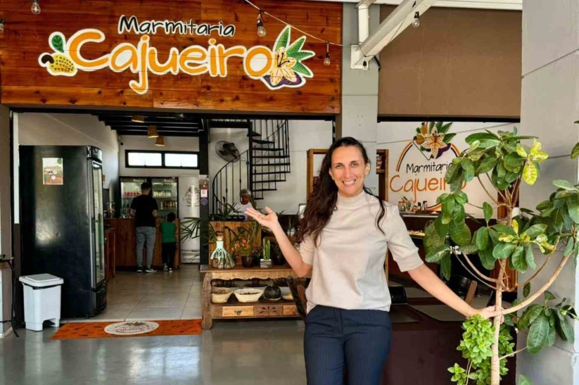 Após 16 anos no restaurante Aeroclube, a empreendedora Heloyna encerra as atividades no local e abre o Cajueiro Após 16 anos no restaurante Aeroclube, a empreendedora Heloyna encerra as atividades no local e abre o Cajueiro