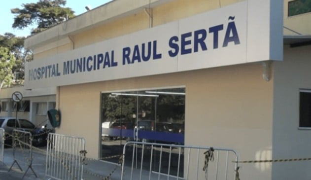 Foto da fachada de hospital carioca