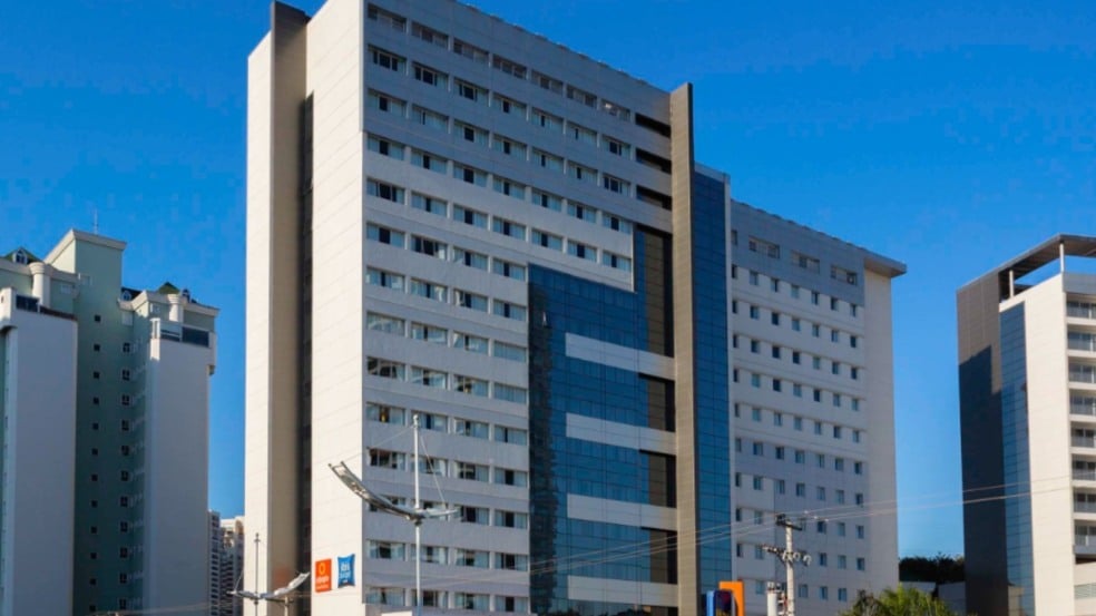 Hotel Mercure, que oferece 11 vagas de emprego