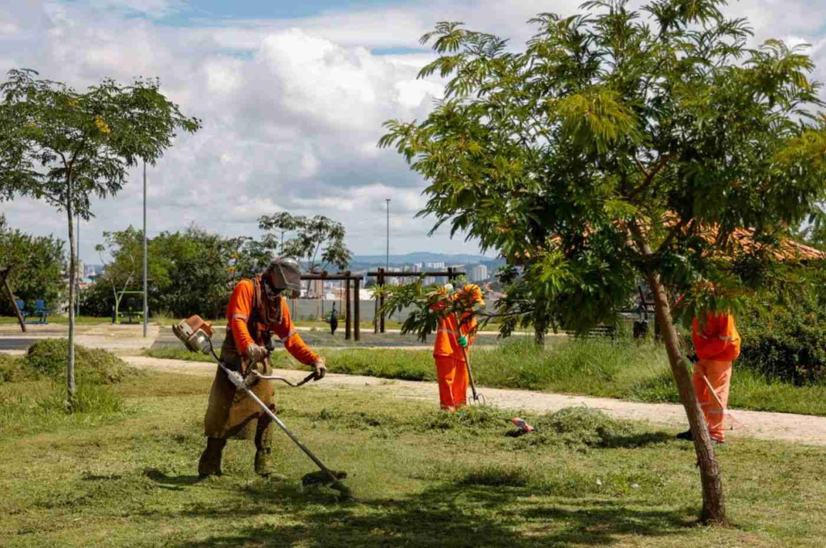 Prefeitura de Jundiaí amplia efetivo e roçada em janeiro aumenta em 45%