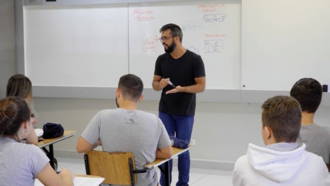 Bolsas de até 50% incentivam alunos do 9º ano em Jundiaí