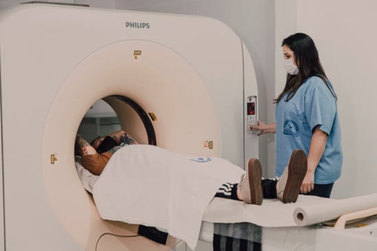 Exame tomógrafo no Hospital de Itupeva. (Foto: Divulgação)