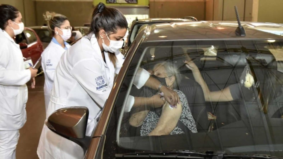 Vacinação via Drive-Thru em Jundiaí