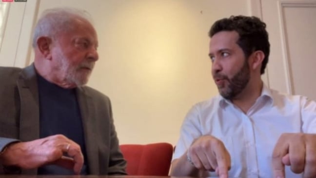 Janones desiste de candidatura e apoia Lula para Presidência