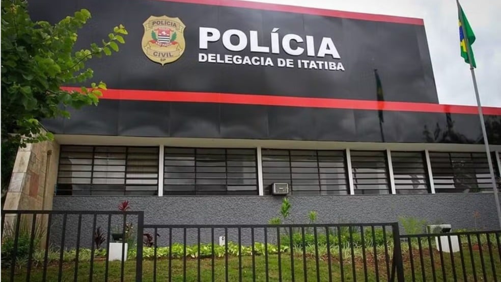 Segundo informações do BO, feito em Itatiba, ele caiu em uma ribanceira enquanto perseguia sua esposa, com quem estava envolvido em uma discussão Segundo informações do BO, feito em Itatiba, ele caiu em uma ribanceira enquanto perseguia sua esposa, com quem estava envolvido em uma discussão