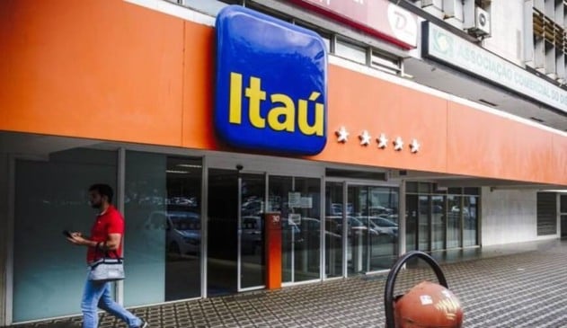 Itaú contrata estagiários por mensagem no Facebook