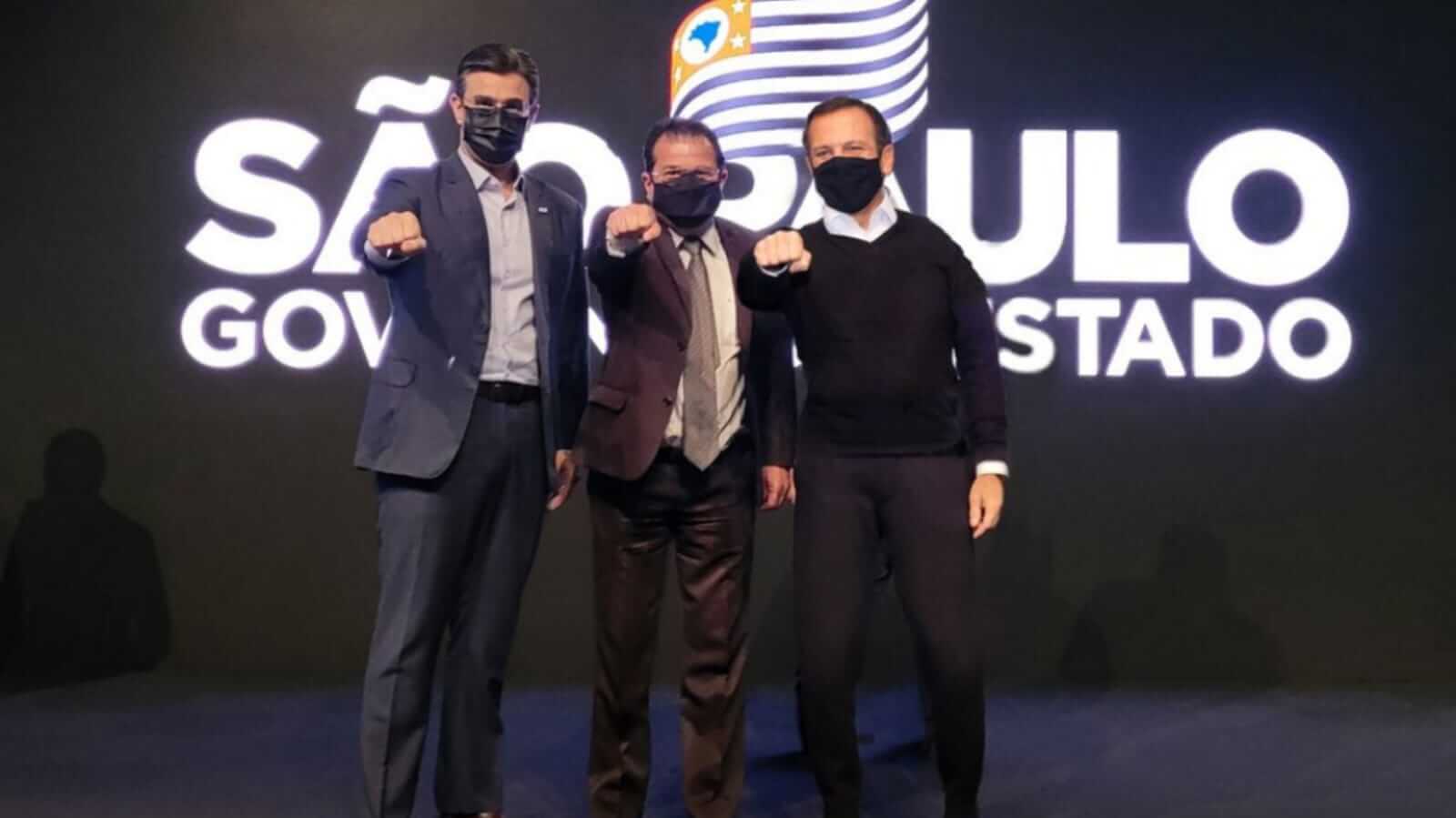 Rodrigo Garcia, Alexandre Mustafa e João Doria, durante lançamento do Programa Desenvolve Municípios