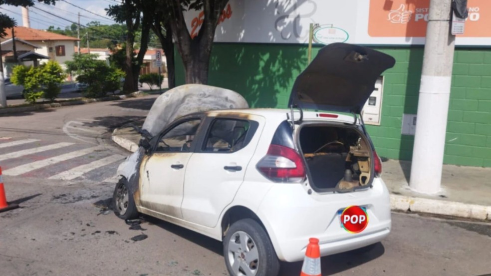 Carro que pegou fogo sozinho em Itupeva