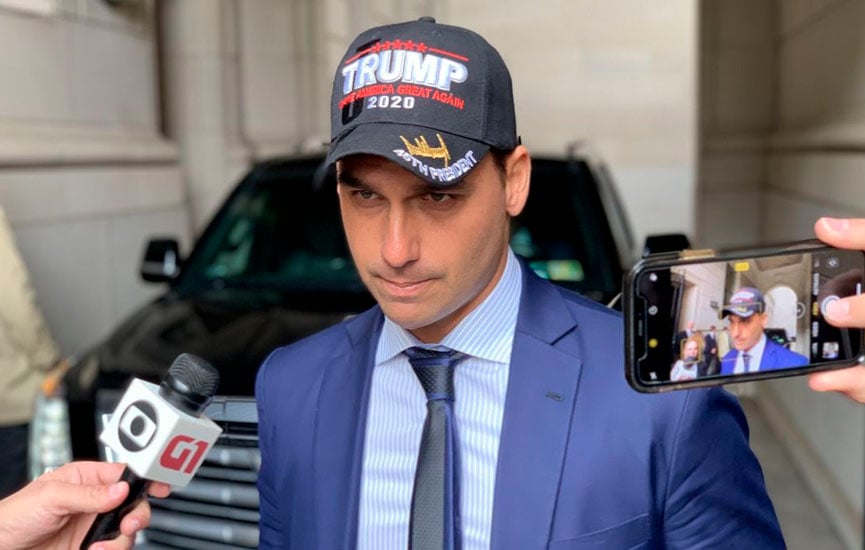 “Já fiz intercâmbio, já fritei hambúrguer nos EUA”, afirma o deputado Eduardo Bolsonaro