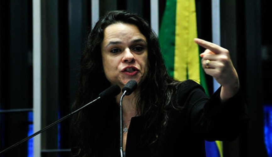 Janaina Paschoal quer proibir festas ‘open bar’ em universidades