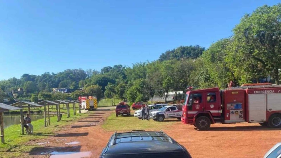 Jovem morre afogado em lago de Várzea Paulista (Foto: Defesa Civil/Divulgação)