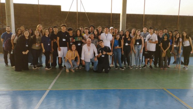 Jovens de Jundiaí transformam crise da reciclagem de papelão em soluções sustentáveis