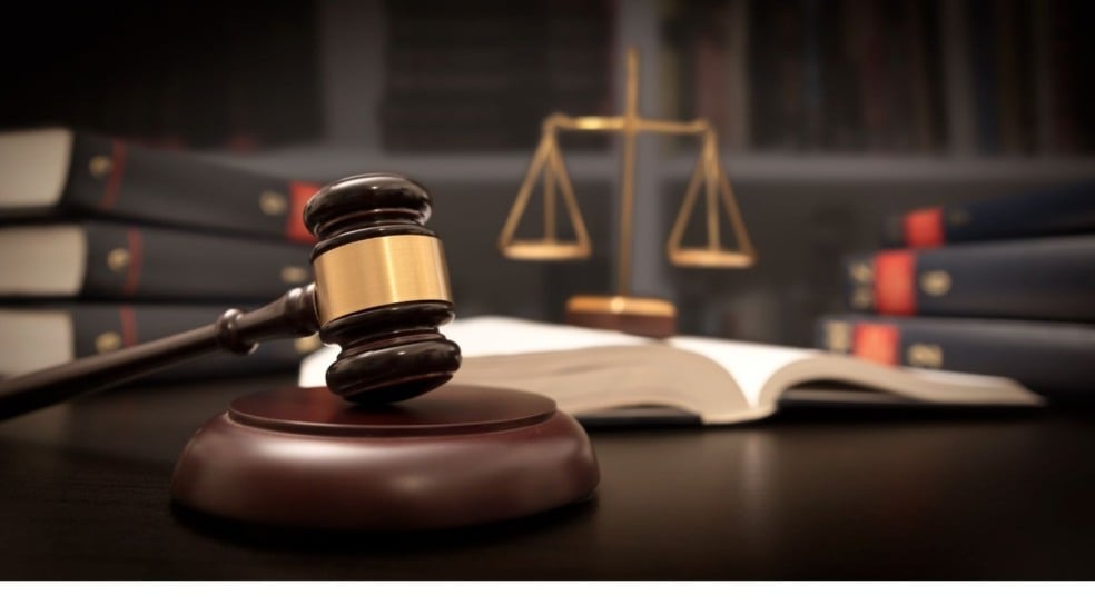 1º julgado por crimes de guerra, soldado russo pede perdão a mulher de civil que matou (Foto: simpson33/Canva)