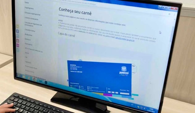 tela de computador com página aberta sobre iptu de jundiaí