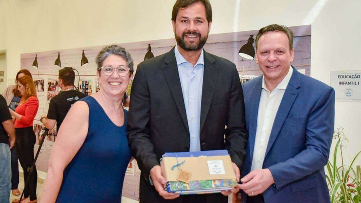 Prefeito de Jundiaí com novo Currículo