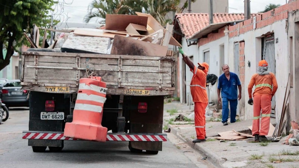 Materiais inservíveis recolhidos do Jardim Novo Horizonte