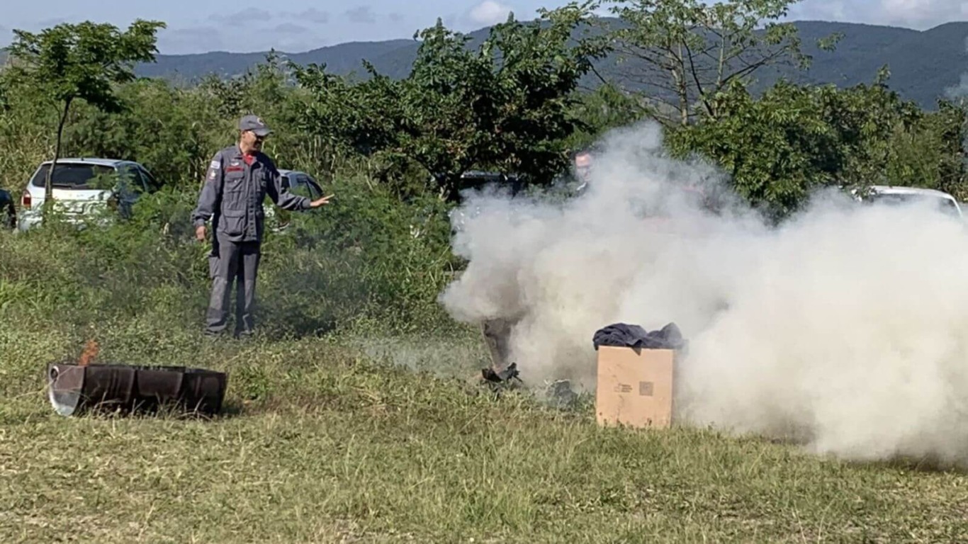 Guardas Municipais em formação participam de treinamento de combate a incêndio