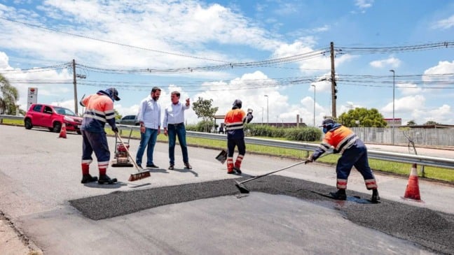 Gustavo Martinelli em obras asfálticas