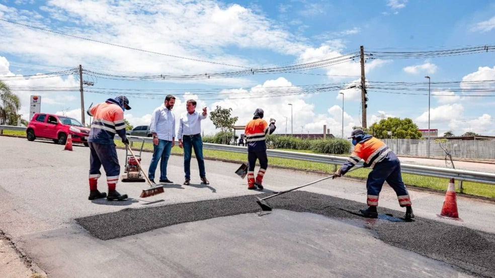Gustavo Martinelli em obras asfálticas
