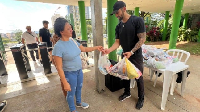 Arrecadação de alimento Arrecadação de alimento