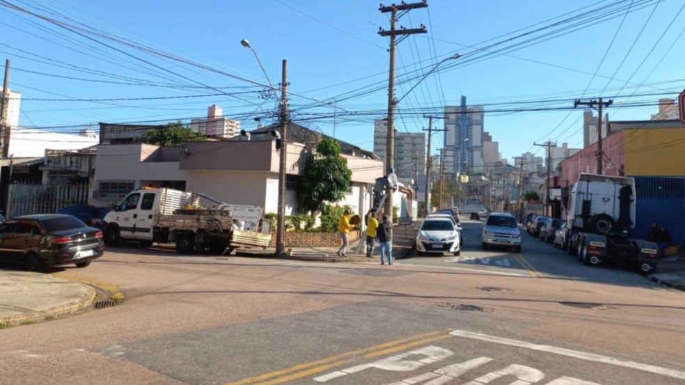 Ruas Jaú e Evangelista Mirandola, na Vianelo