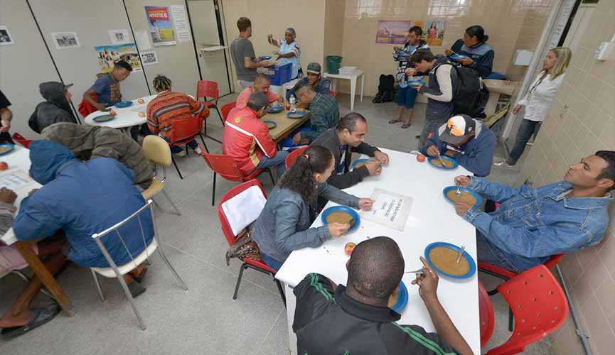 Jundiaí abre ginásio para abrigar moradores de rua em noites frias