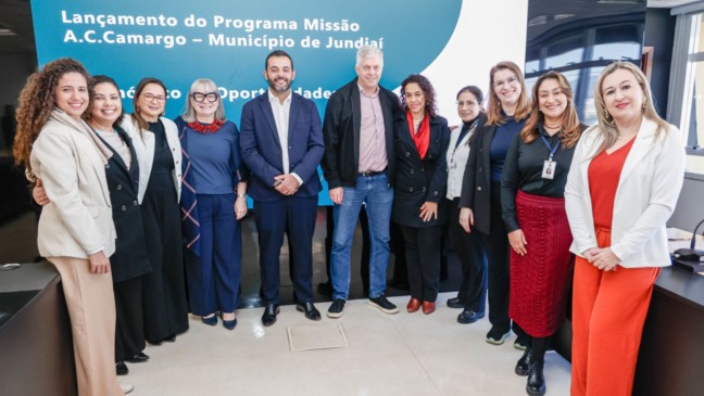 Representantes da Prefeitura e da A.C Camargo