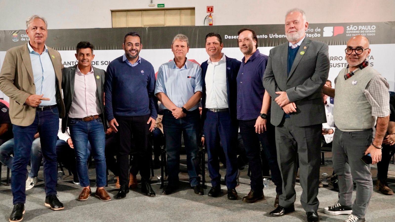 Representantes da Prefeitura e Governo de SP