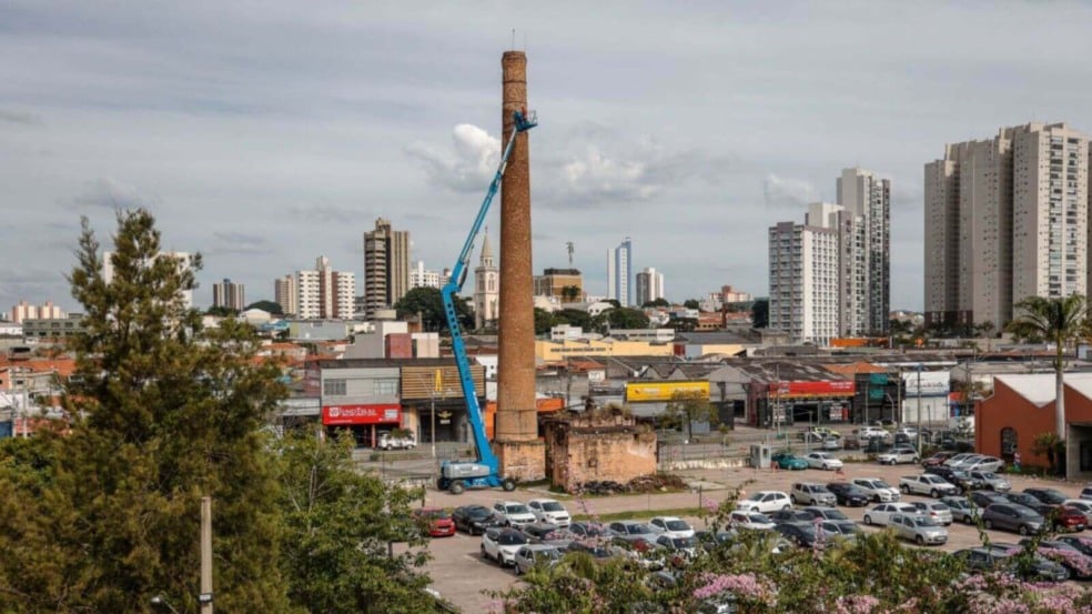 Chaminé do Complexo Argos, em Jundiaí
