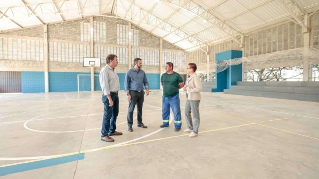 Quadra poliesportiva do CECE Léo Nogueira