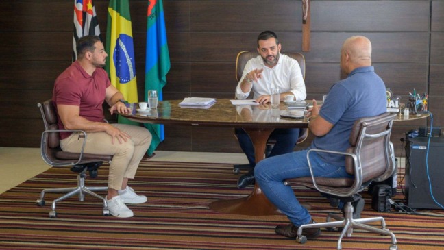 Gustavo Martinelli e representantes de SP