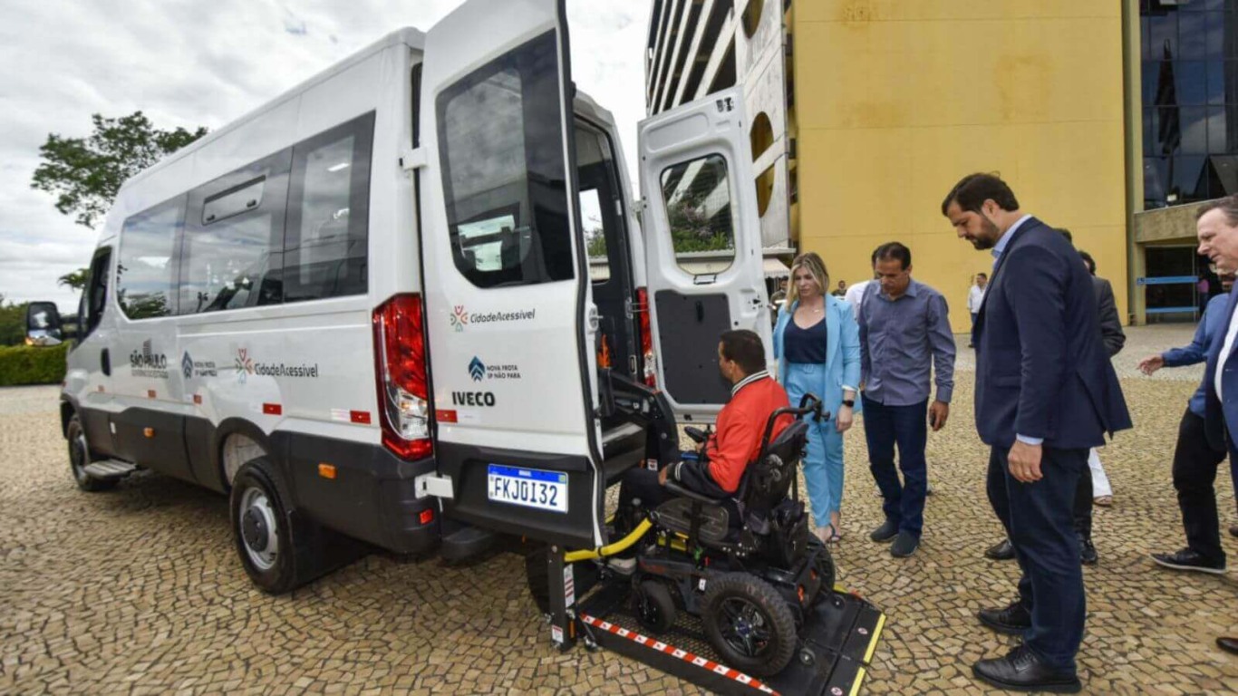 Jundiaí recebe van adaptadas