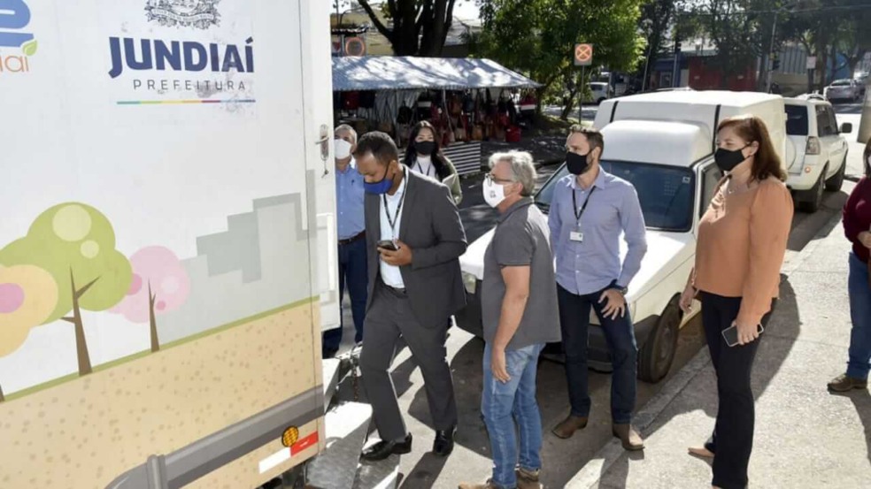 Equipe de Bauru visita banheiros sustentáveis de Jundiaí
