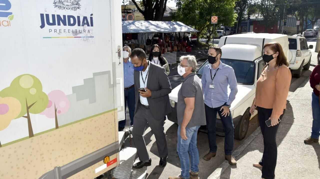 Equipe de Bauru visita banheiros sustentáveis de Jundiaí