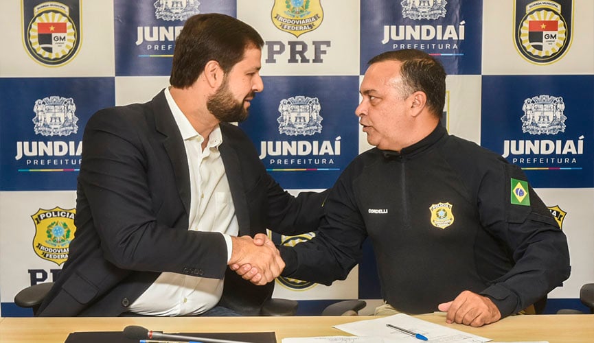 Prefeito de Jundiaí, Luiz Fernando Machado, o superintendente regional da PRF, Valmir Cordelli.