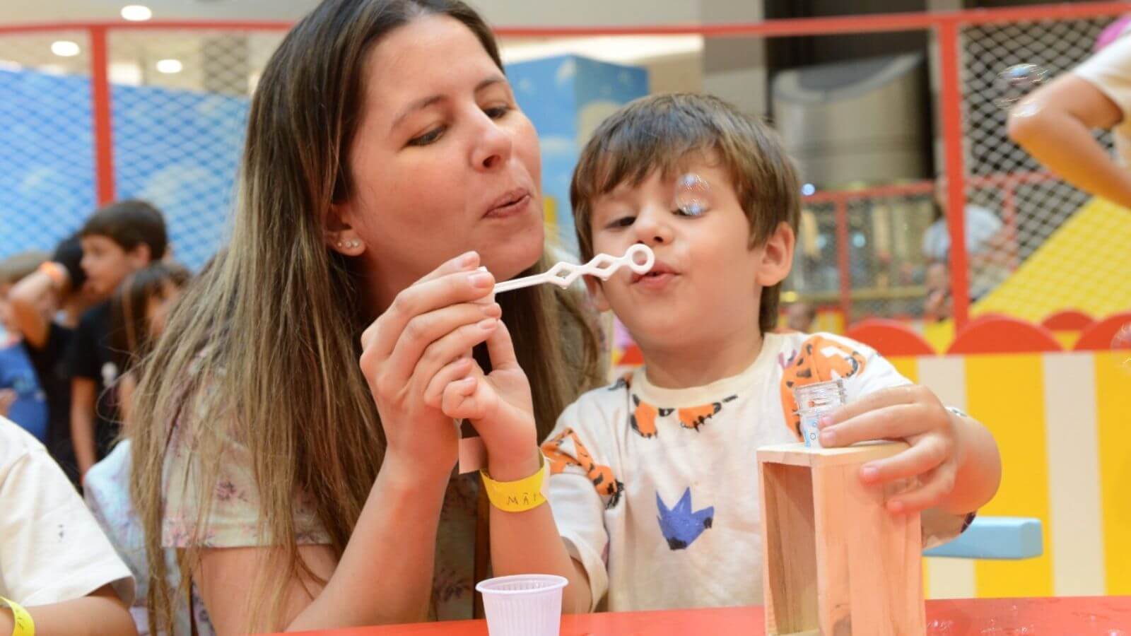 Atração de bolhas no JundiaíShopping