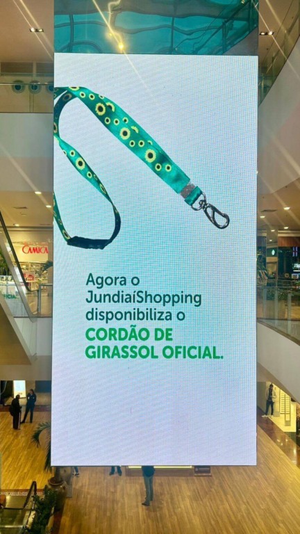 JundiaíShopping distribui cordões de girassol para pessoas com deficiências não aparentes