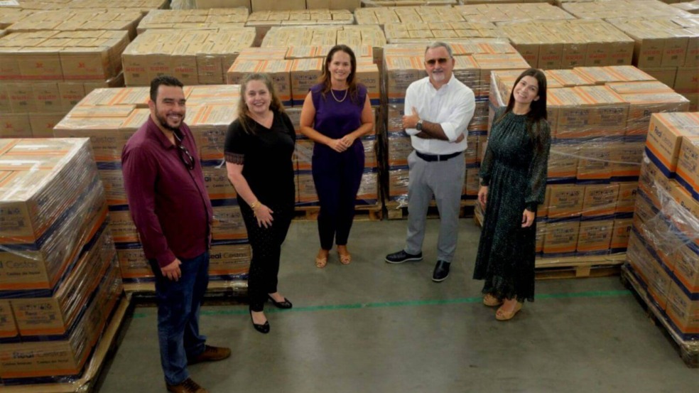 JundiaíShopping doa 4 toneladas de alimentos para o Fundo Social