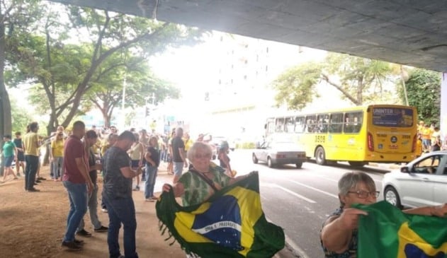 Jundiaienses vão à rua contra decisão do STF que soltou Lula da cadeia