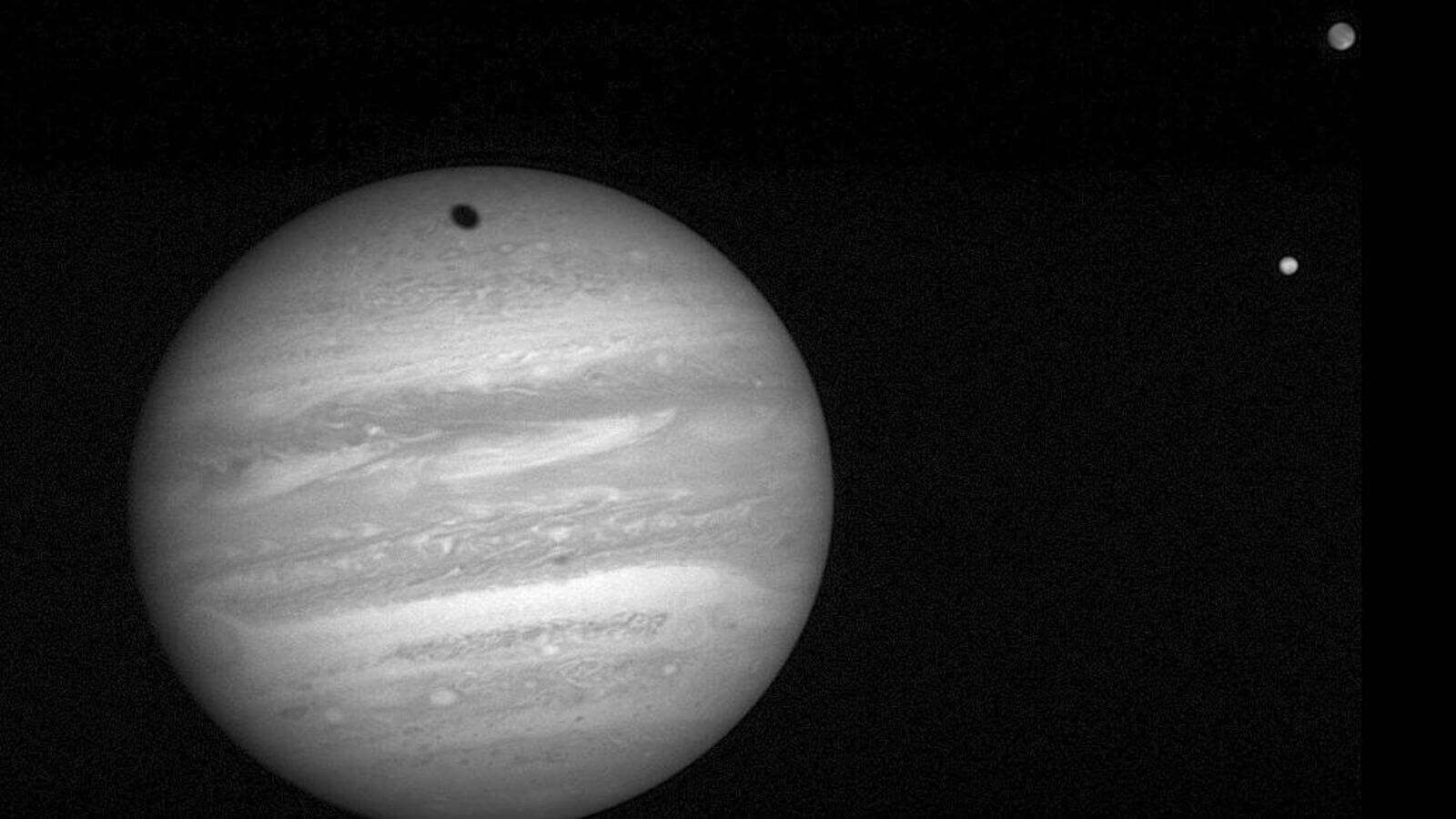 Imagem de Júpiter e suas luas