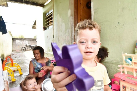 Kits de brincar são entregues a famílias de Jundiaí atendidas pelo Programa Criança Feliz