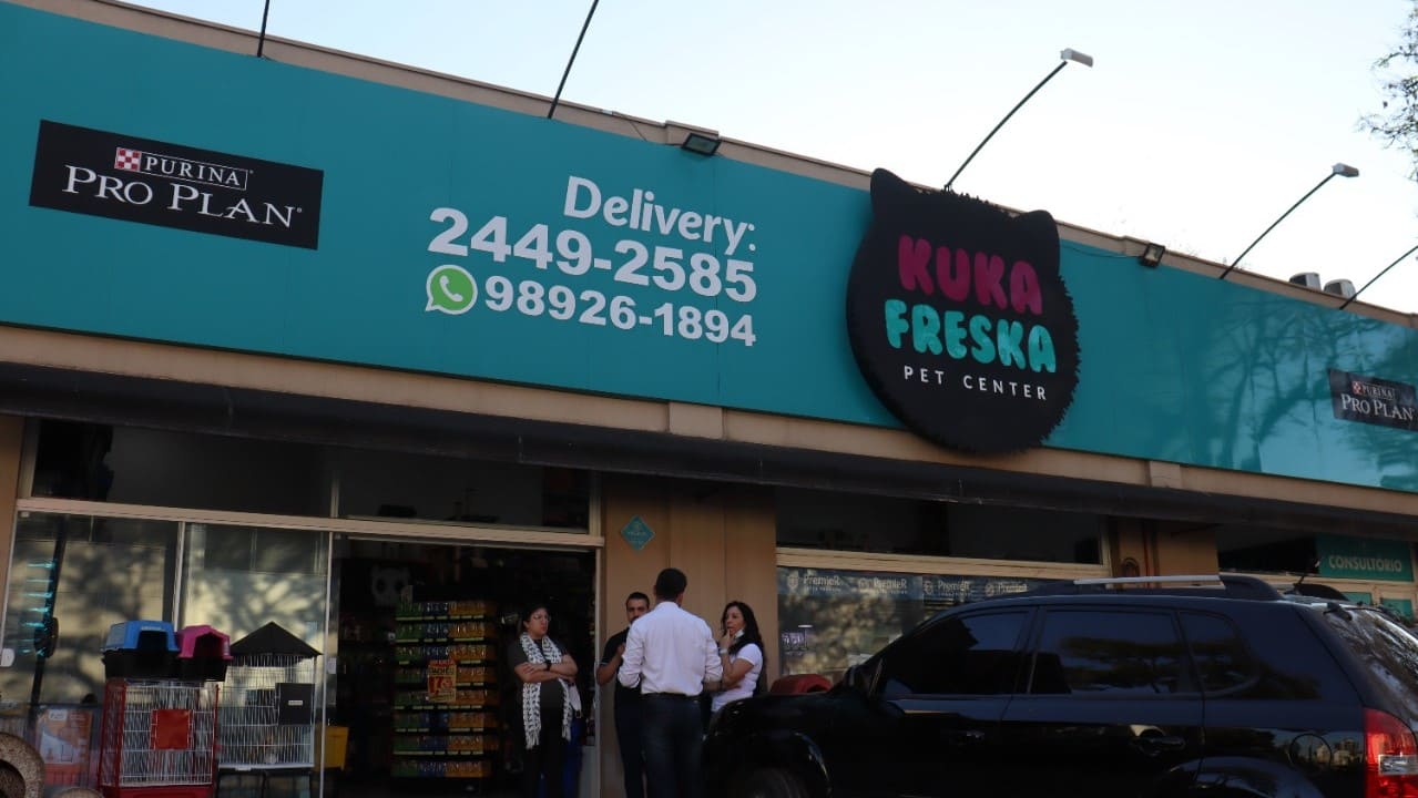 Fachada da Kuka Freska Pet Center, no Jardim Cica