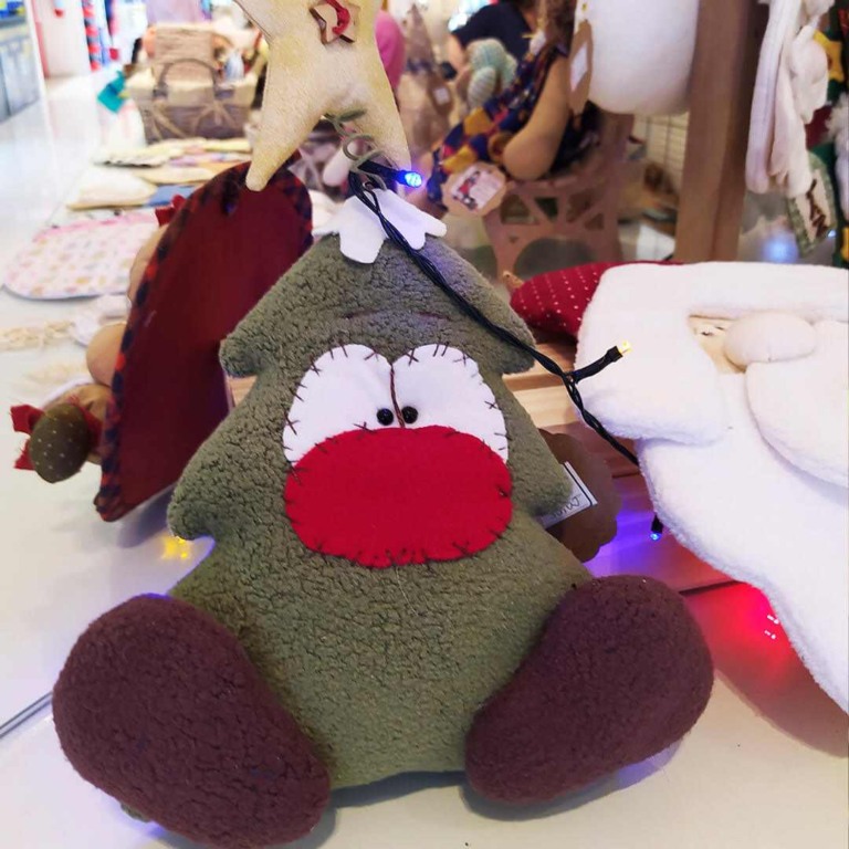 Trabalhos em prol do Lar Analia Franco no Maxi Shopping