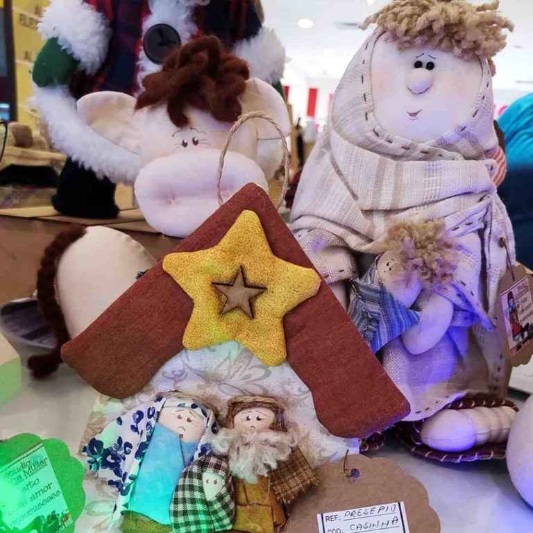 Trabalhos em prol do Lar Analia Franco no Maxi Shopping