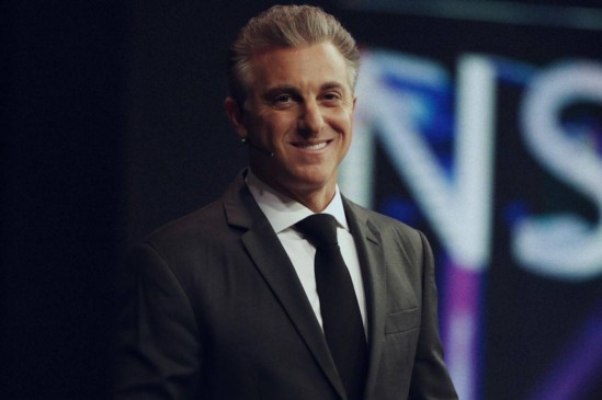 Luciano Huck deve deixar a Globo para concorrer à presidência em 2022, diz jornalista
